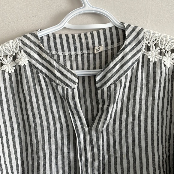 grey V Neck Lace Vertical Striped Blouse short sleeve linen top - Picture 4 of 7